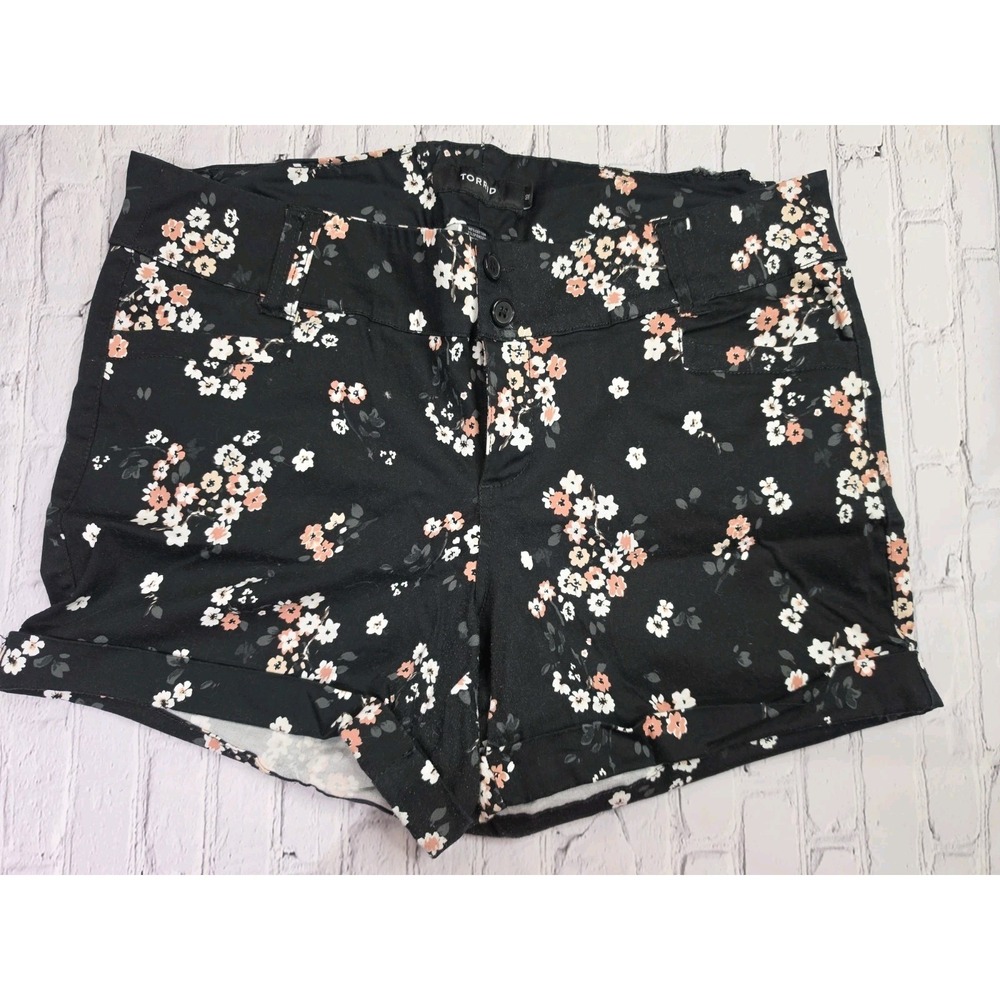 Torrid Womens Size 18 Mid Rise Black Floral Shorts Pink White Cuffed Hem